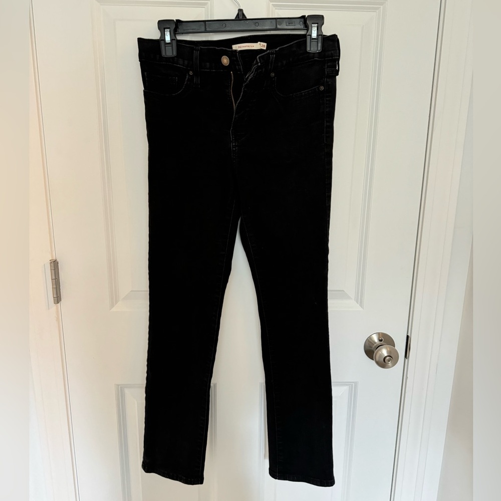 Levi’s black jeans